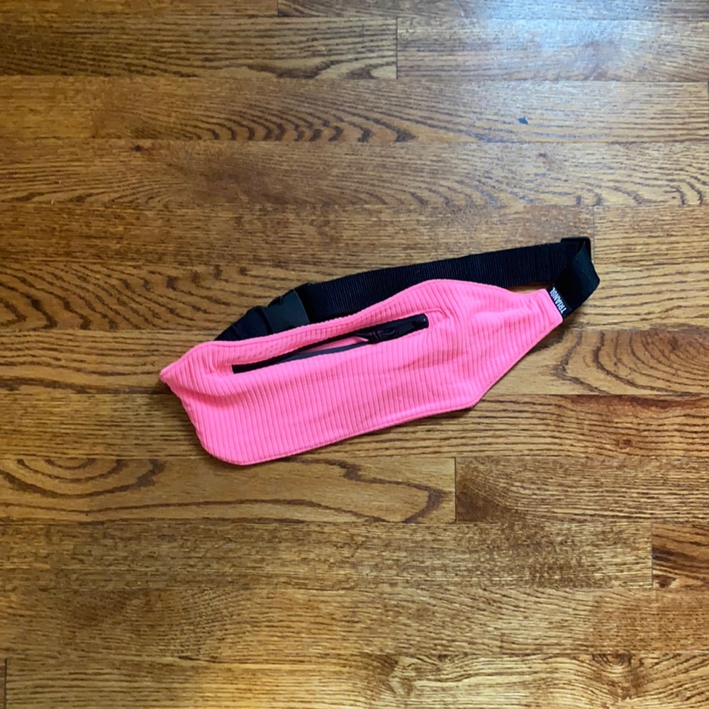 Triangle fanny pack